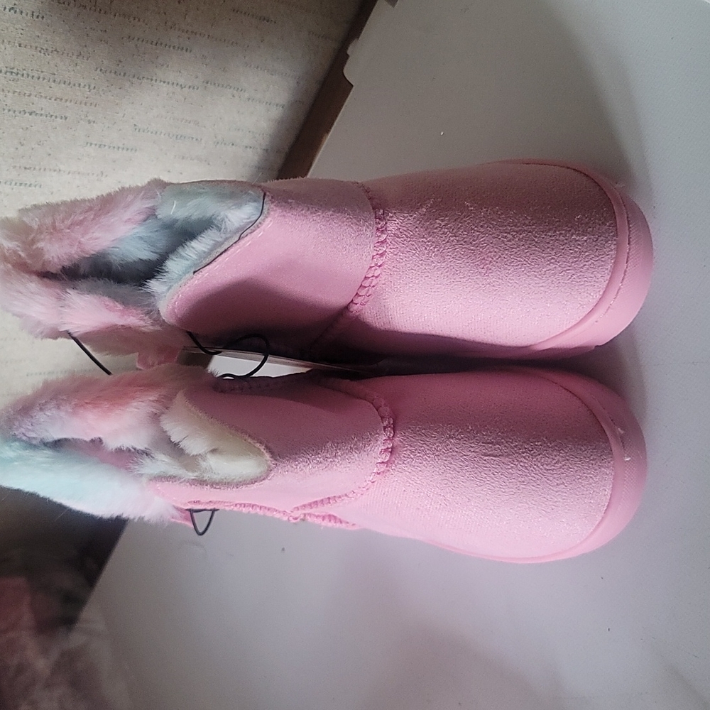 BEBE GIRLS LIGHT PINK Rainbow faux fur BOOTS: NWT: TODDLER 7